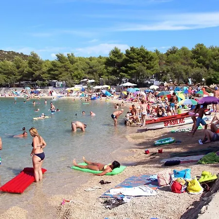 Family-friendly With Swimming Pool Jezera, Murter - 19541 Apartman Tisno