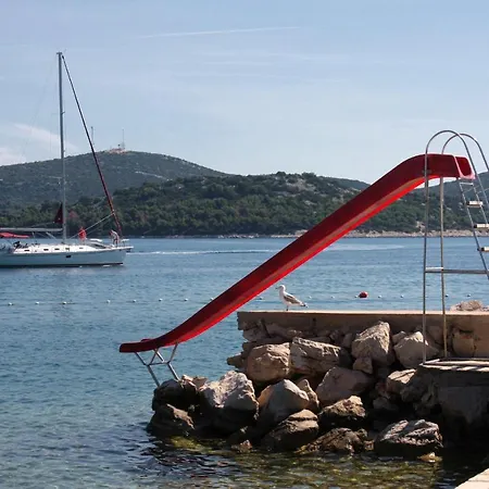 Family-friendly With Swimming Pool Jezera, Murter - 19541 Tisno