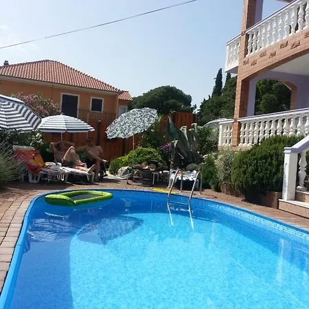 Family-friendly With Swimming Pool Jezera, Murter - 19541 Apartment