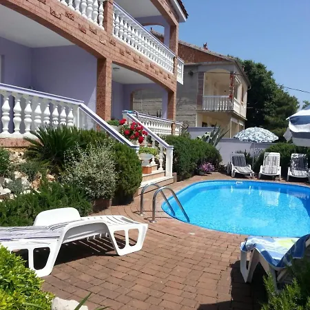 Family-friendly With Swimming Pool Jezera, Murter - 19541 *