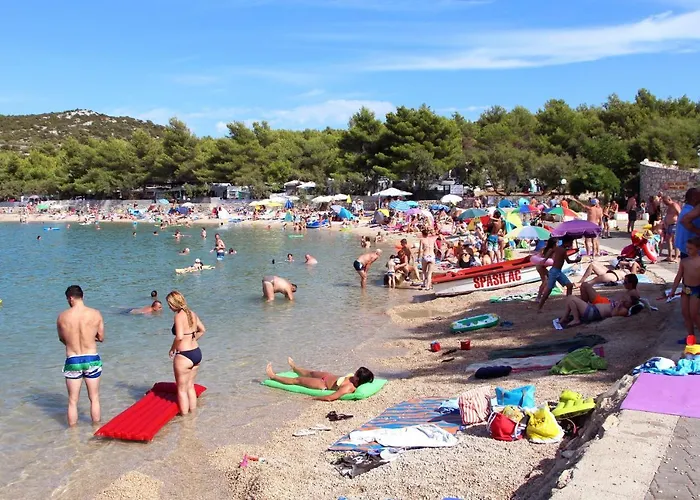 Family-friendly With Swimming Pool Jezera, Murter - 19541 Apartament Tisno