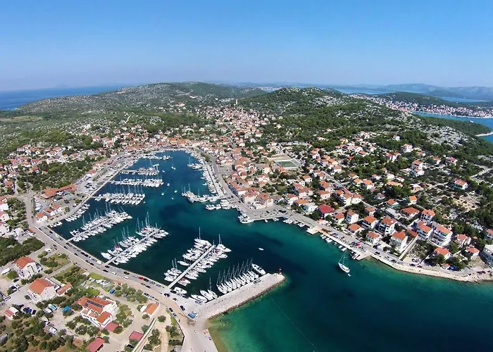 Apartman Family-friendly With Swimming Pool Jezera, Murter - 19541 *