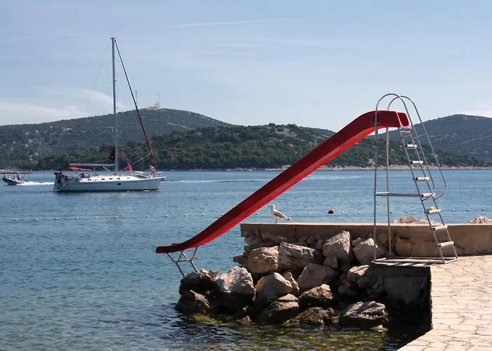 Family-friendly With Swimming Pool Jezera, Murter - 19541 Tisno