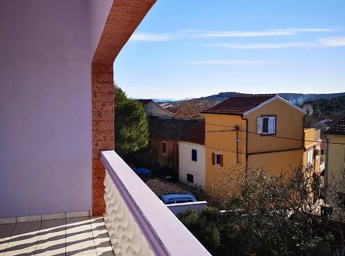 Family-friendly With Swimming Pool Jezera, Murter - 19541 * Tisno